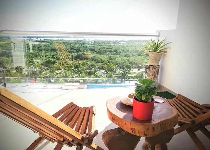 Beautiful 2B 2Br Ocean/Lagoon View Pool Gym