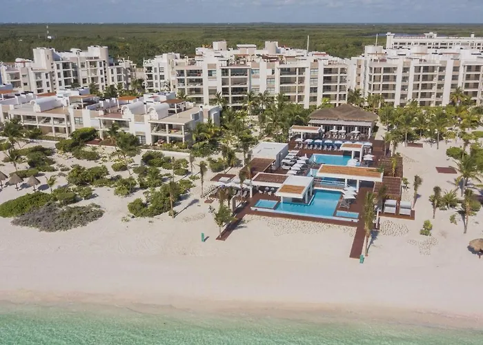 Beautiful Penthouse By The Beach