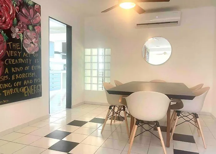 Deco 6 Downtown 3 Bed Apartment