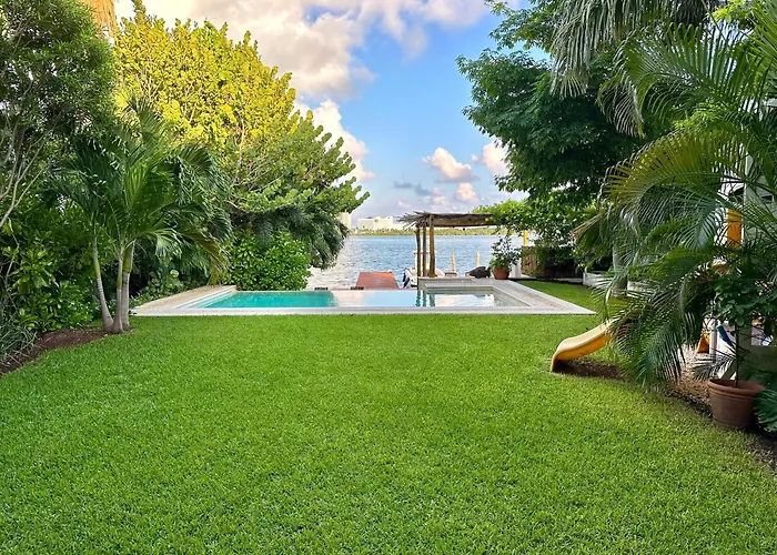 4Br Lakefront Villa With Private Pool By Solmar Rentals