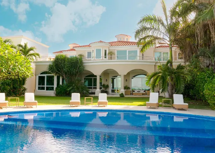 Exclusive Beachfront Luxury Villa, Private Gym, Personalized 5 Star-Service, Beach Direct Access