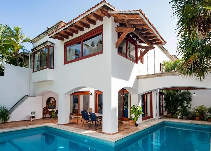 Villa Tropically In Hotel Zone