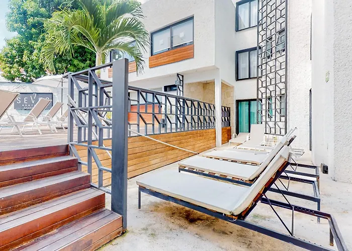 Seven Boutique Unit #36