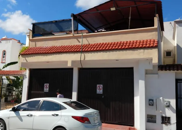 La Casa Delphines