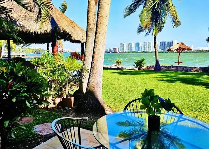 2Br Apt W/ Lagoon View & Pool In Hotel Zone