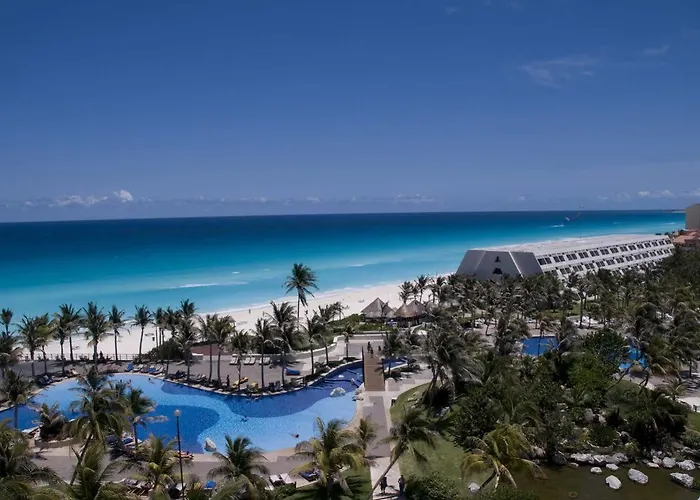 Oasis Cancun Lite
