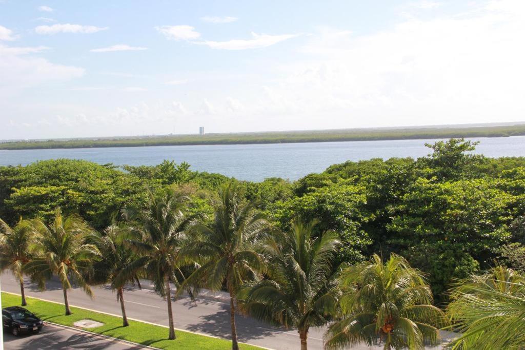 Cocoa Beach - Free Access To The Beach *