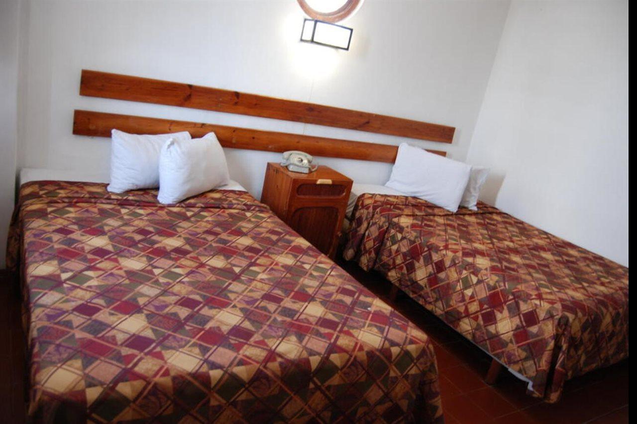 Alux Hotel 2*