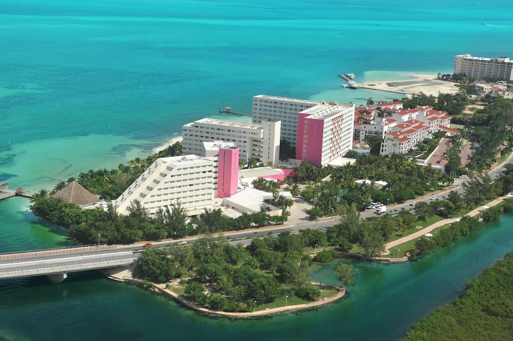 Oasis Palm Cancún
