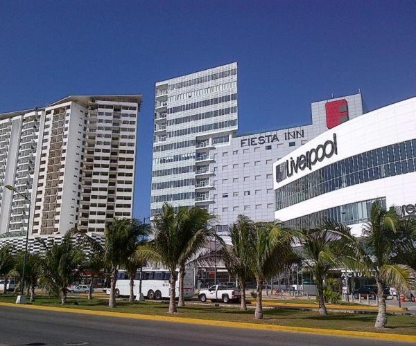 Luxury In Shopping Center And Spectacular View