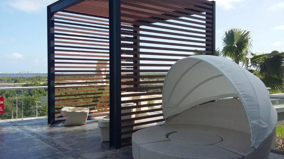 Luxury In Shopping Center And Spectacular View