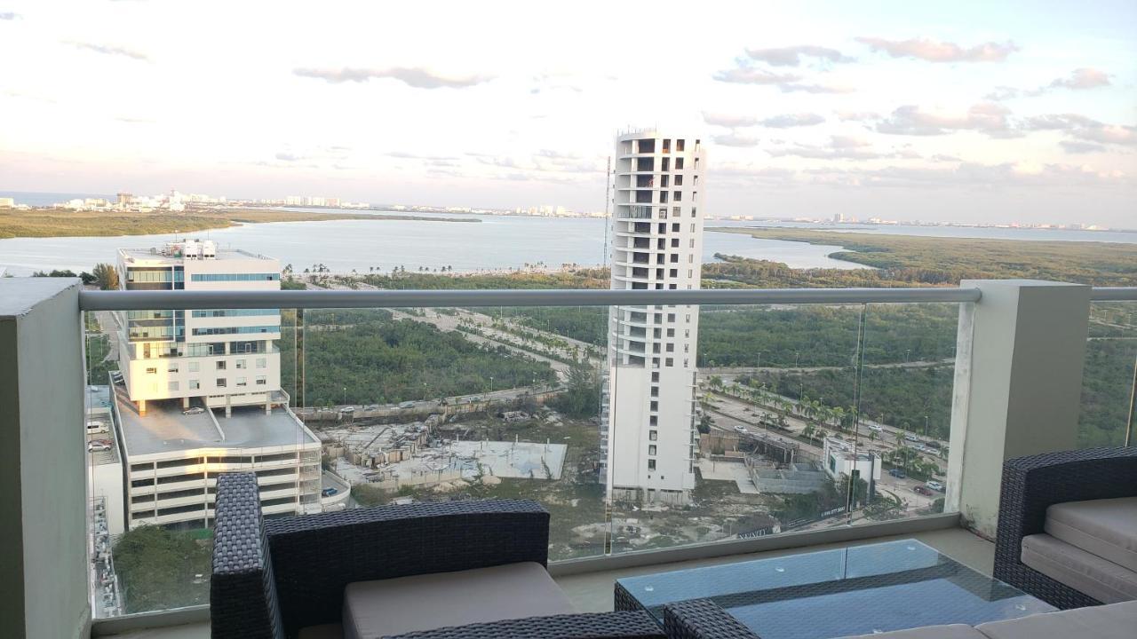 Luxury In Shopping Center And Spectacular View Cancún
