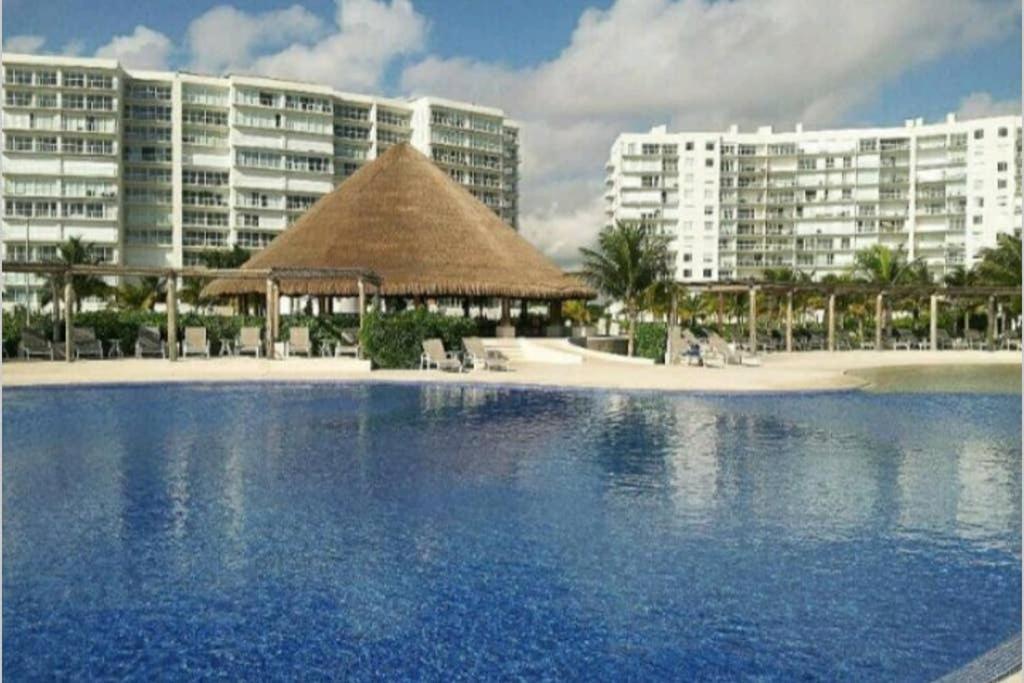 Amara Beachfront Caribe R Cancún
