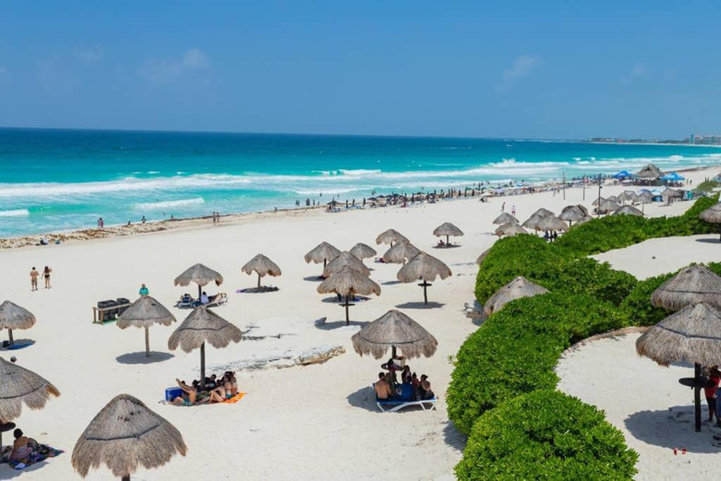 Amara Beachfront Caribe R Apartamento Cancún