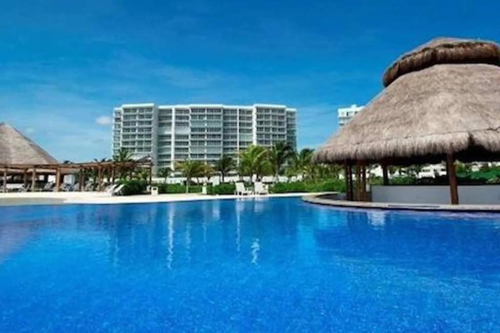 Amara Beachfront Caribe R Apartamento Cancún