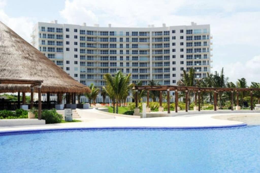Amara Beachfront Caribe R * Cancún