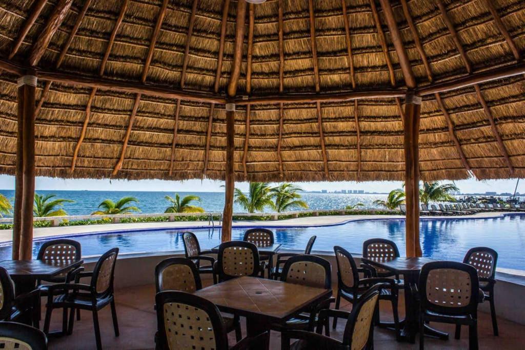 Amara Beachfront Caribe R *