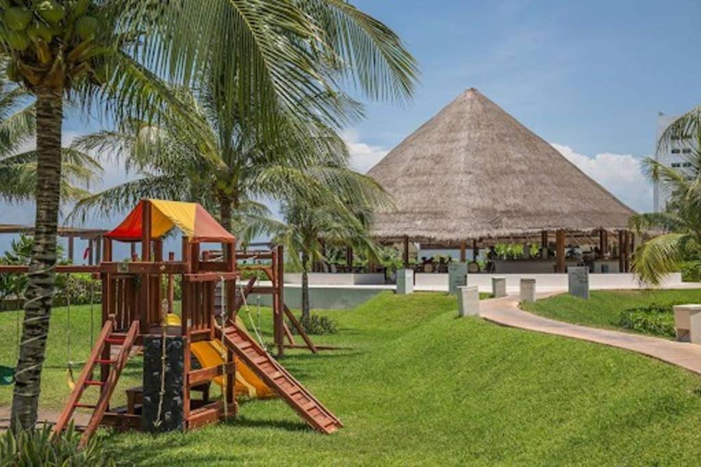 Amara Beachfront Caribe R Cancún