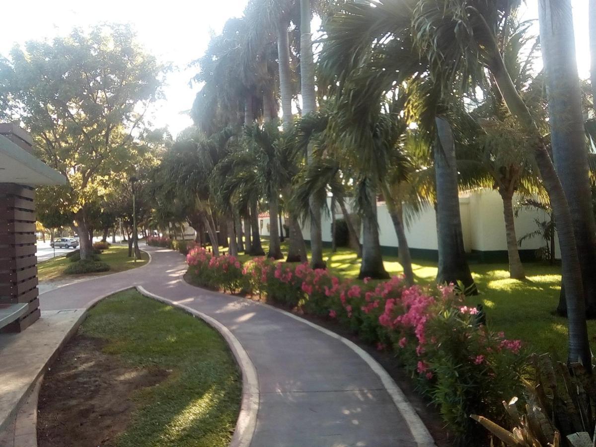 Oceanfront El Mechokan Pensión Cancún