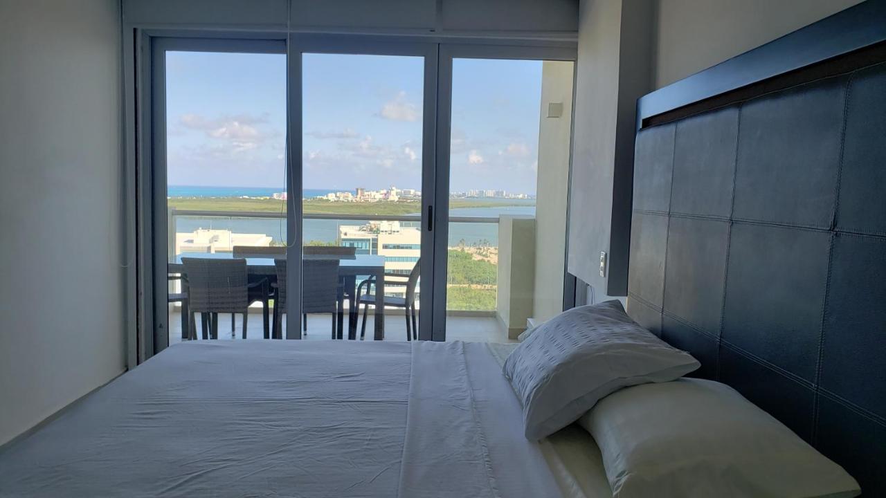 Luxury In Shopping Center And Spectacular View *