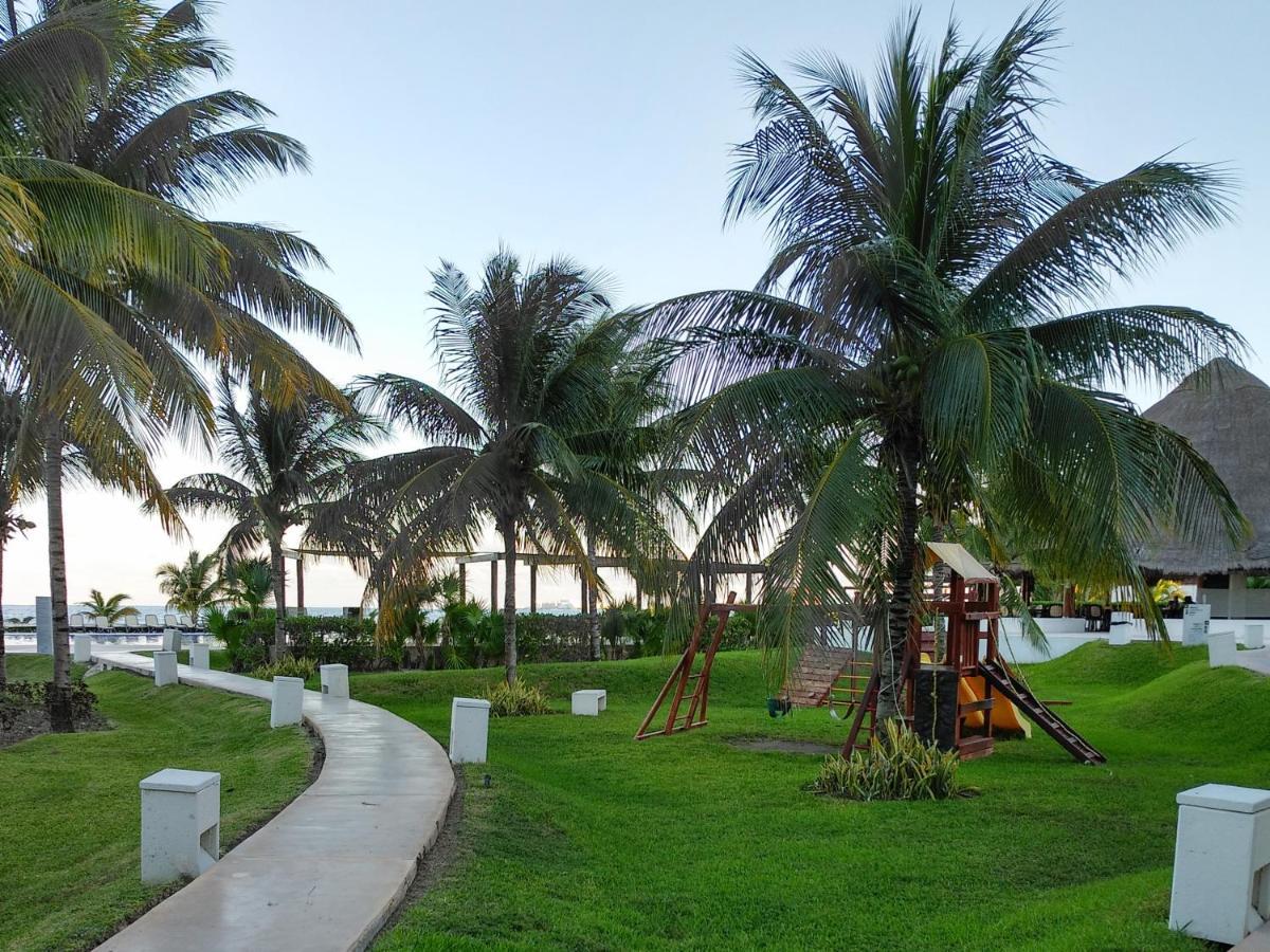 Relaxing Beachfront Loft Apartamento Cancún