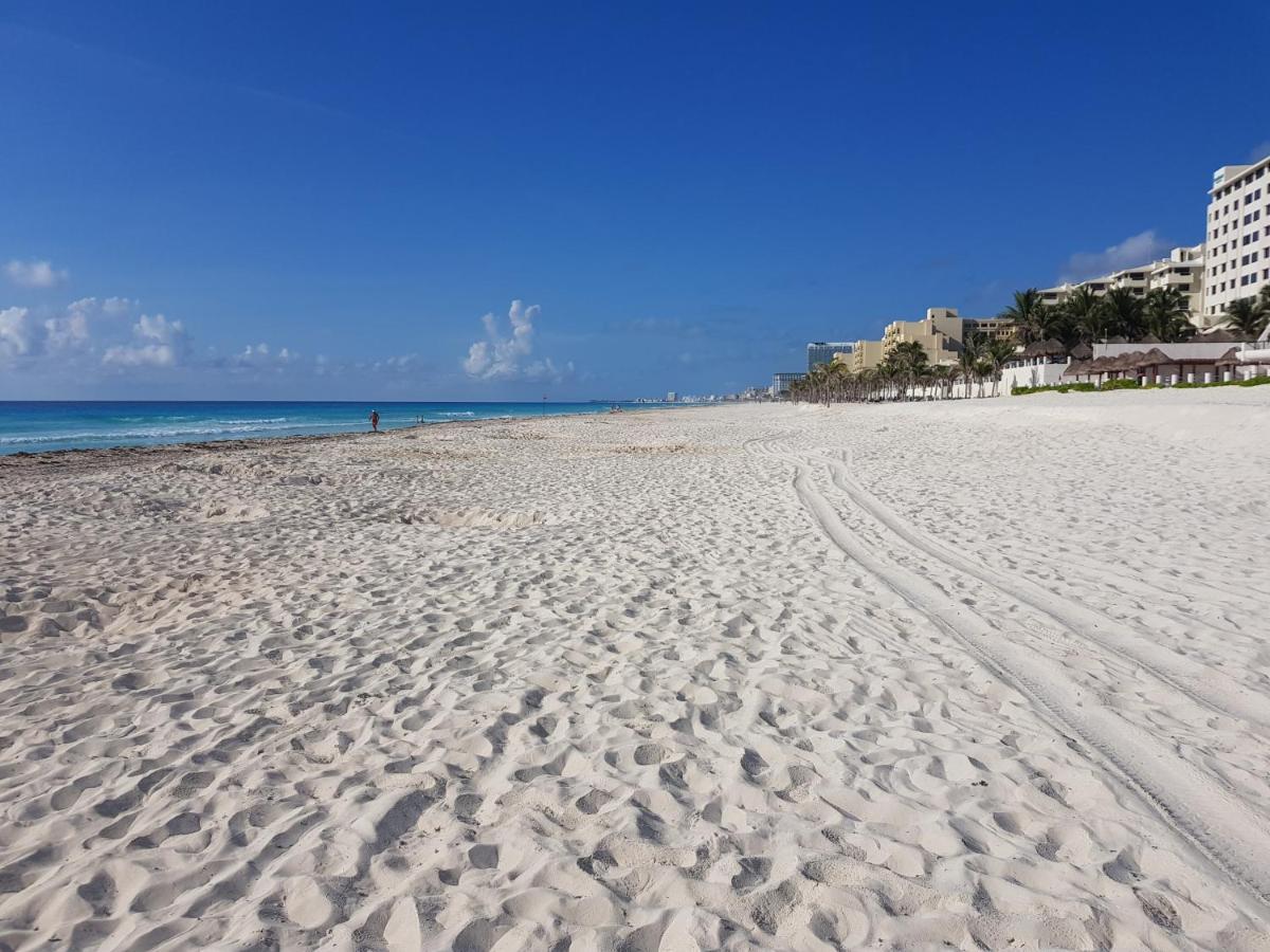 Cancun! Departamento Familiar Sobre La Playa!! Apartamento Cancún