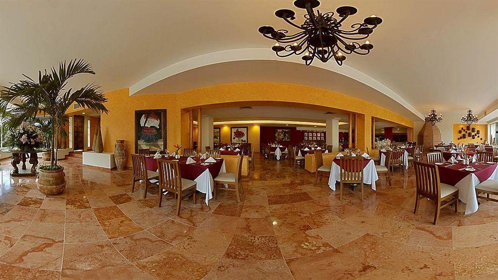 Grand Oasis Palm Resort