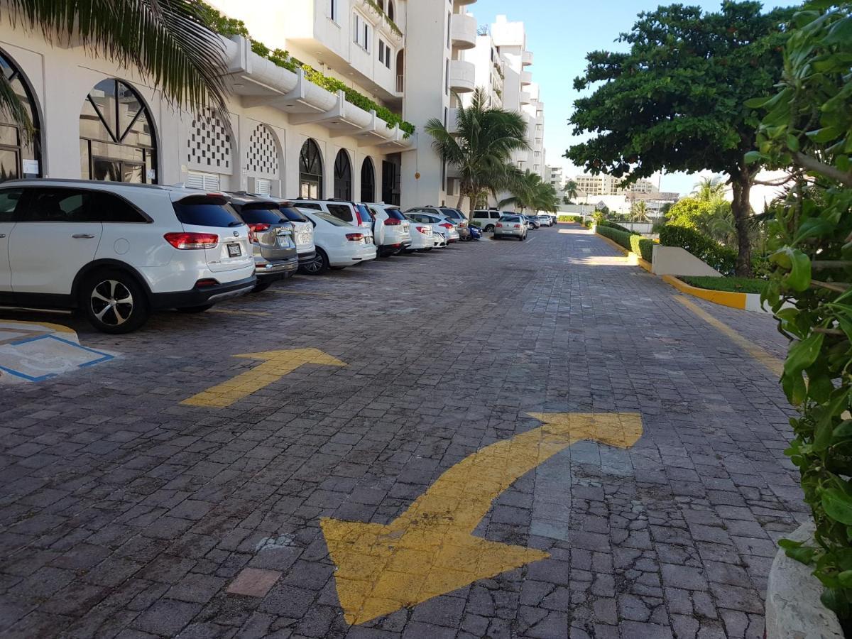Cancun! Departamento Familiar Sobre La Playa!!