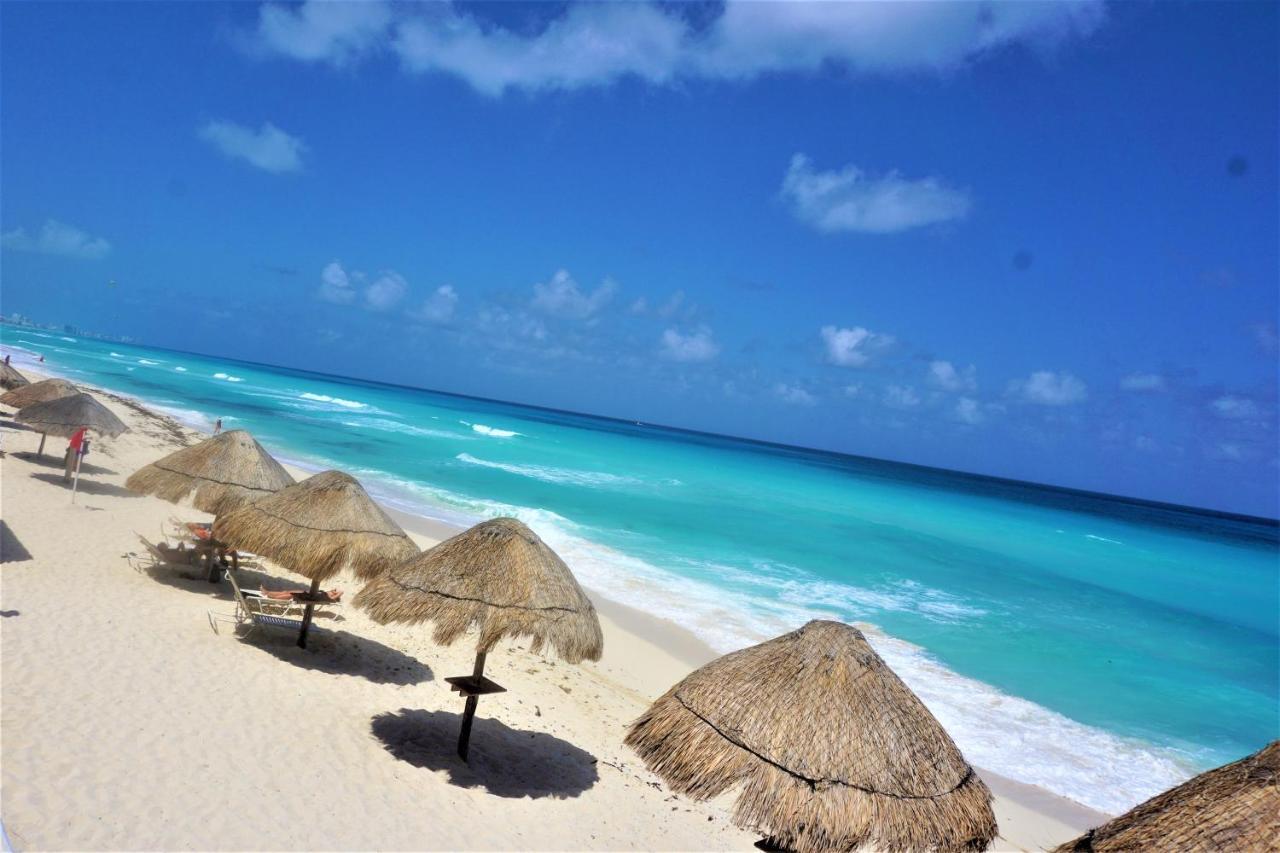 Aparthotel Brisas Beachfront Penthouses