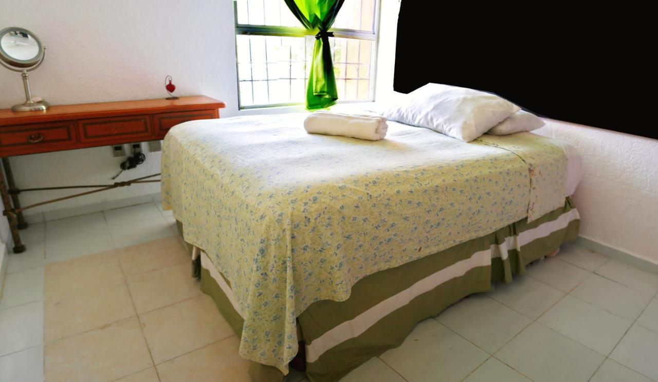 Cuarto Privado, Gran Wi-fi, Jacuzzi Rooftop, Ac Habitación en casa particular Cancún