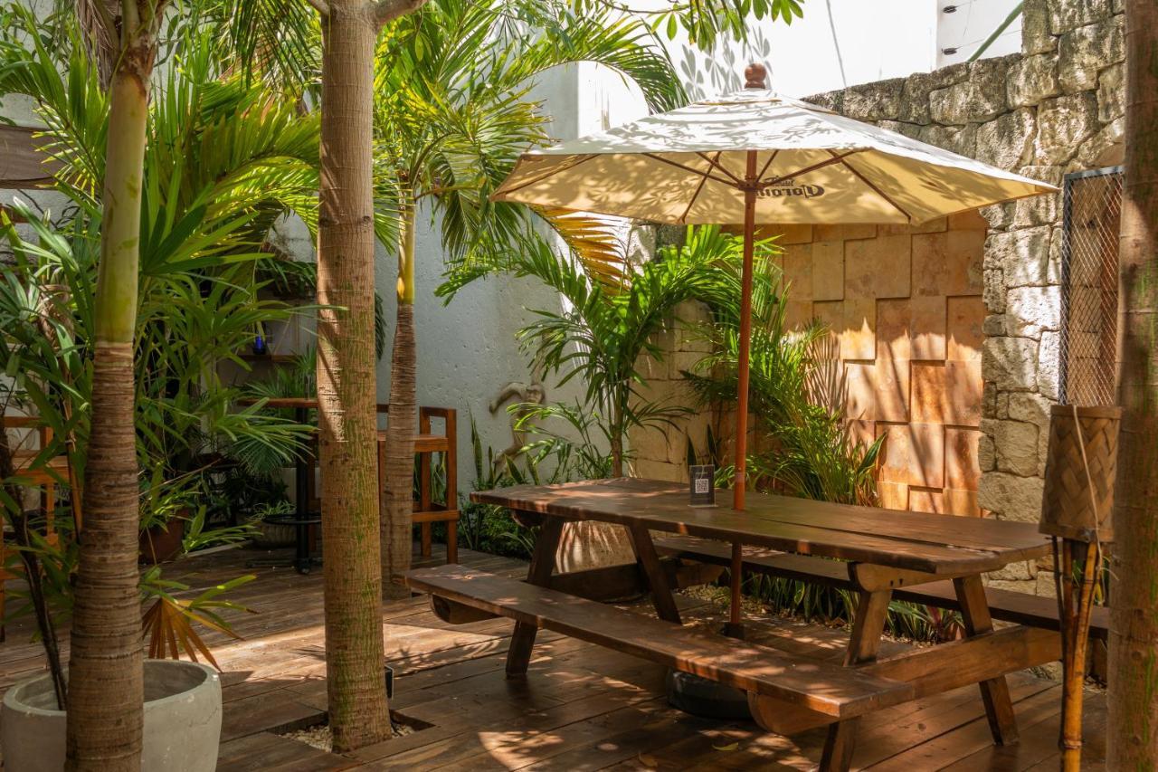 Hotel Nomads Enigmatic & Restaurant Bar