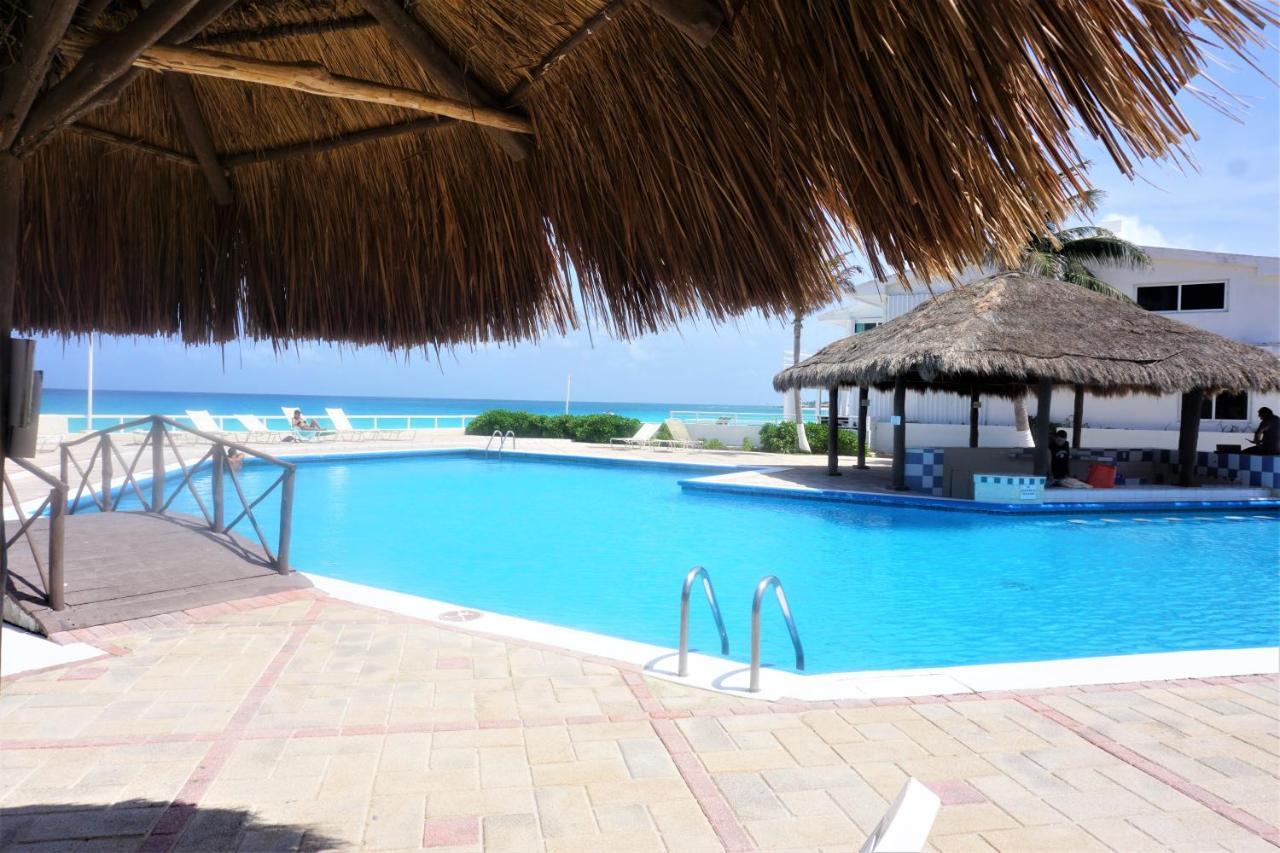 Aparthotel Brisas Beachfront Penthouses 4*