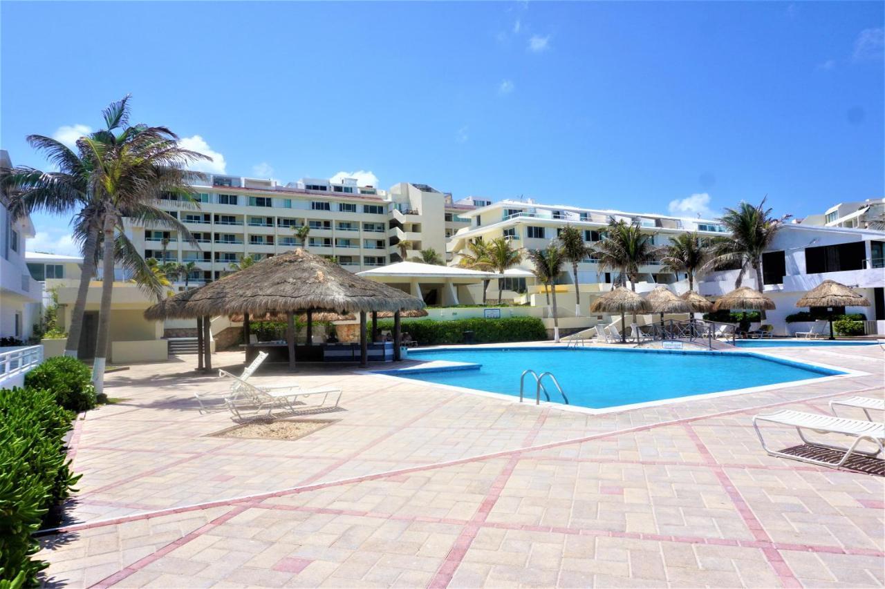 Brisas Beachfront Penthouses 4*