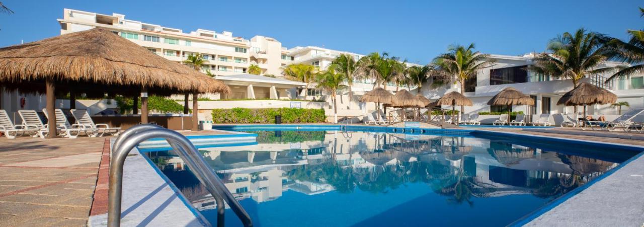 Brisas Beachfront Penthouses 4* Cancun