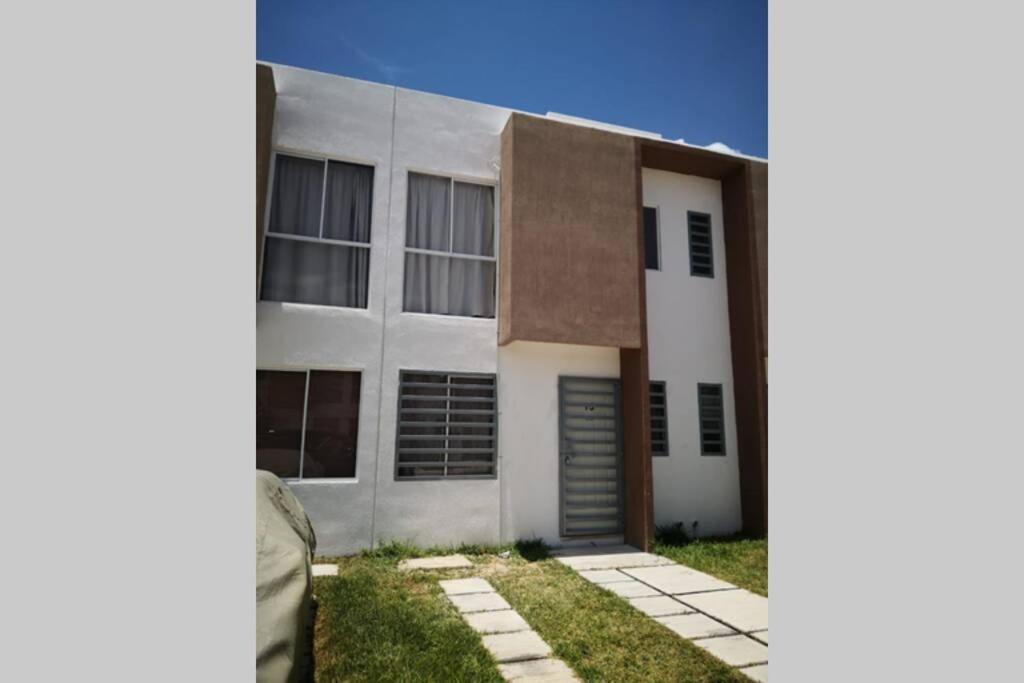 Residencial Con Seguridad Y Areas Recreativas. Holiday home Cancun