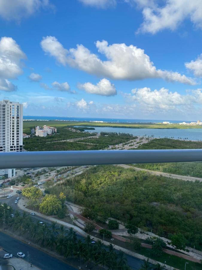 Malecón , La Vista Cancún