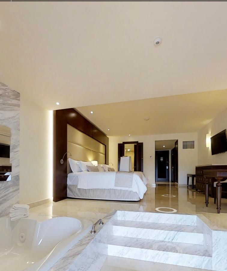 The Grand Moon Palace Cn Hotel