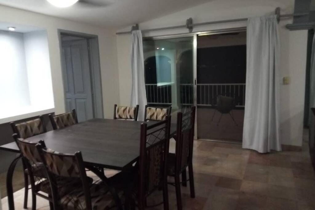 Apartamento Penthouse 205 Sq M On Lagoon, 3 Bedrooms 2 Bathrooms For Up To 8 Guests *
