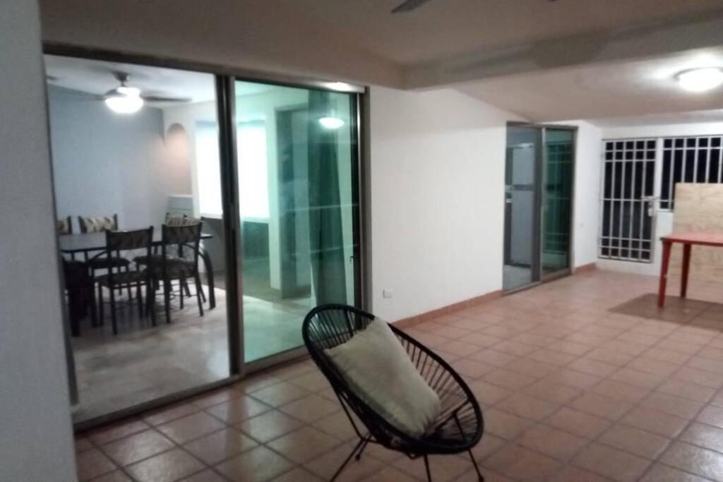 Penthouse 205 Sq M On Lagoon, 3 Bedrooms 2 Bathrooms For Up To 8 Guests *