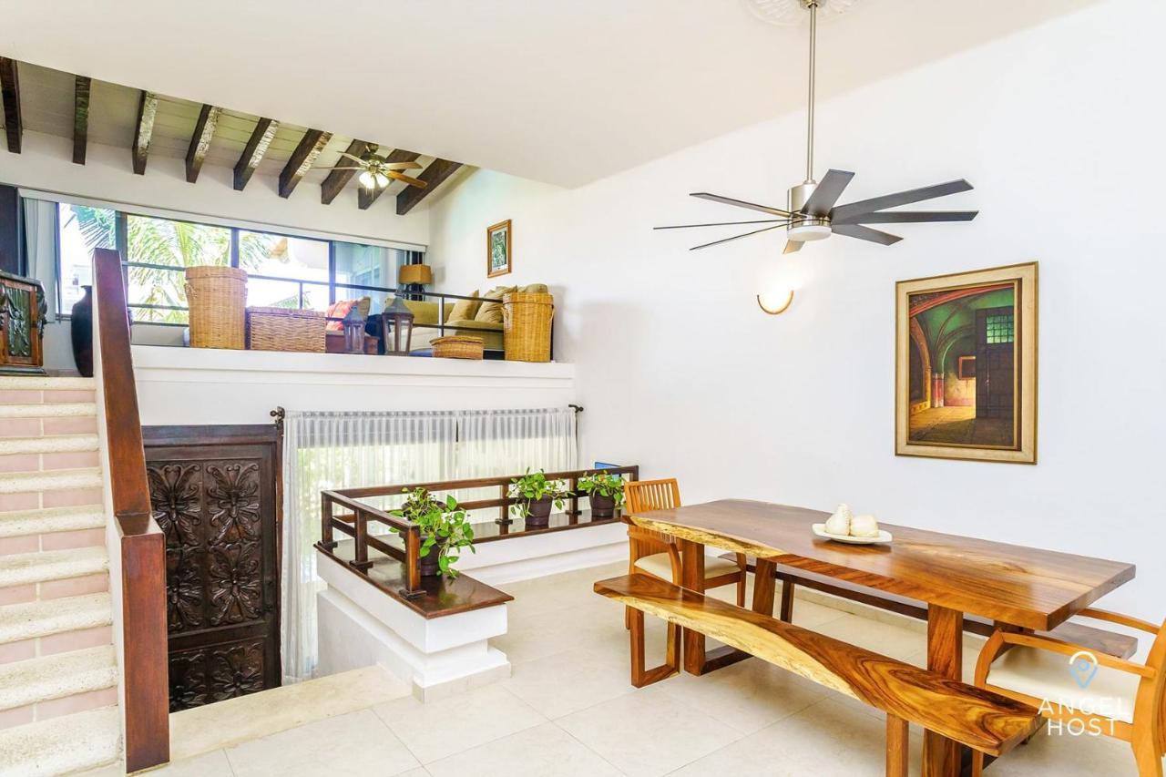 Сasa de vacaciones Oceanside Townhome A Block To Beach Plus 3 Pools Onsite *