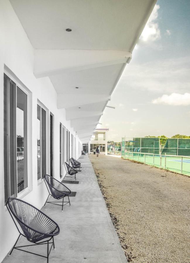 Cancun Tennis Inn