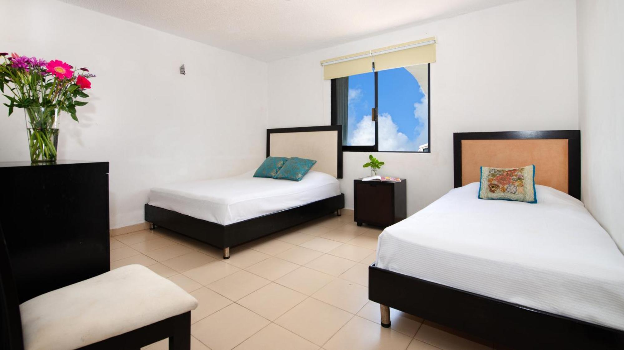Oceanfront White For Families Apartamento