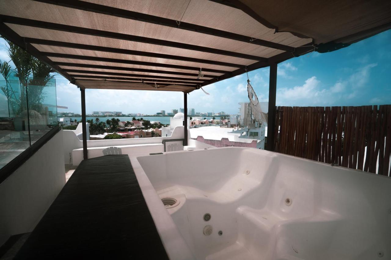 Big Penthouse With Amazing View, Private Rooftop & Jacuzzi * Cancún