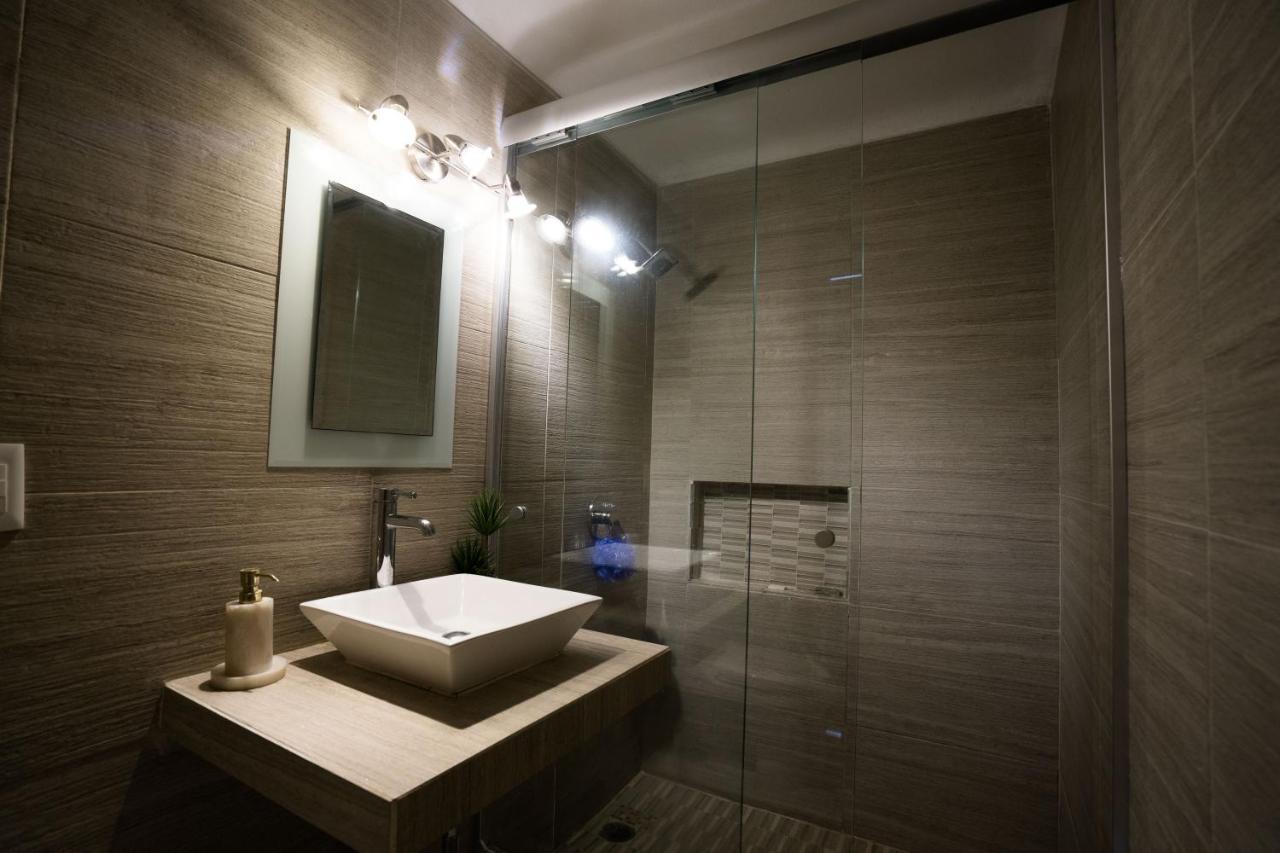 Big Penthouse With Amazing View, Private Rooftop & Jacuzzi *