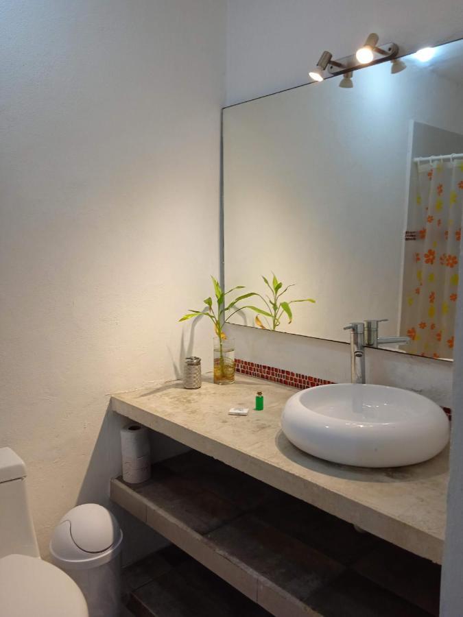 In Guest - Triple Room, Private Bathroom, A A, Wi-fi 50 Mbps In The Center Of Pensión *