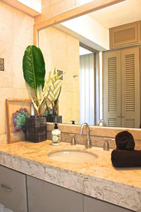 Beachfront Ph+Roof Garden, Ocean & Lagoon Views Apartamento Cancún