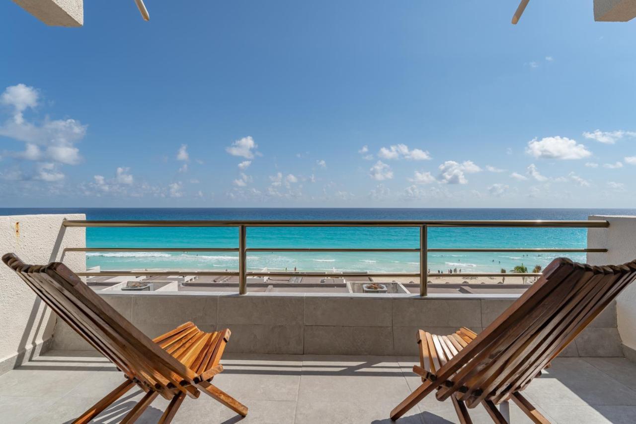 Sparkling Ocean View In