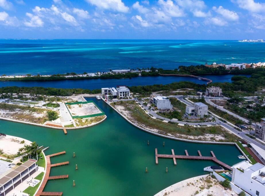 Oceanview 3 Bedroom Condo, Rooftop Pool&jacuzzi, Beach! * Cancun