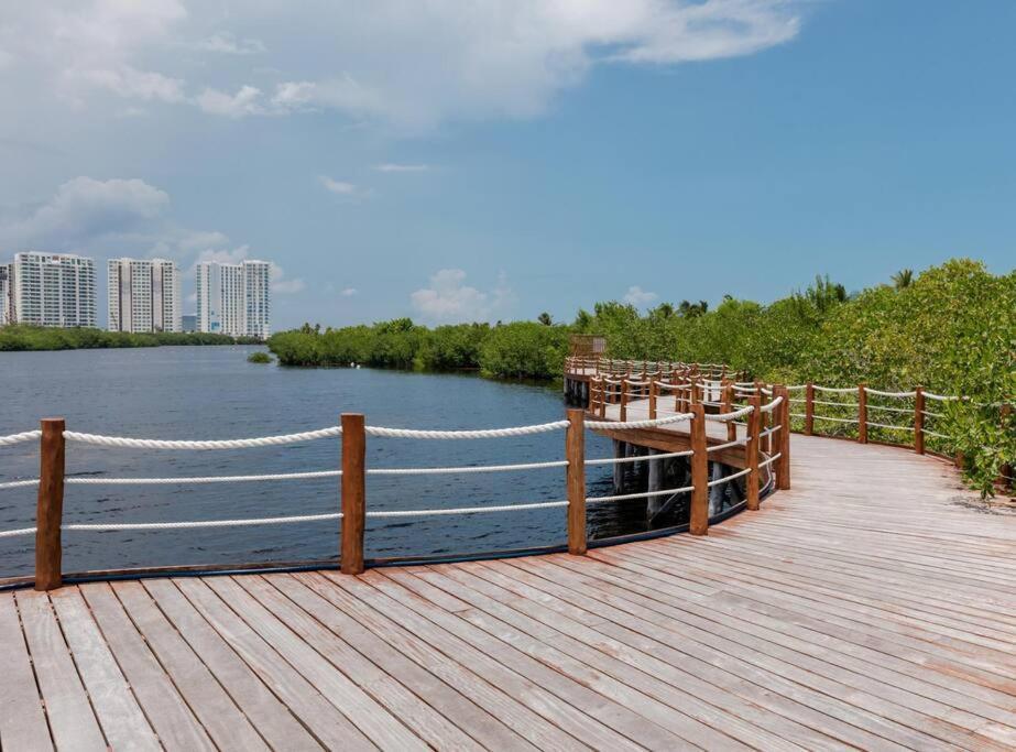 Apartment Oceanview 3 Bedroom Condo, Rooftop Pool&jacuzzi, Beach! Cancun