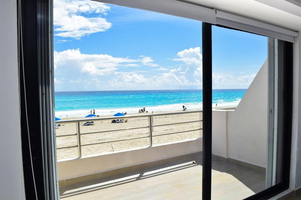 Beachfront Marlin 107 Cancún